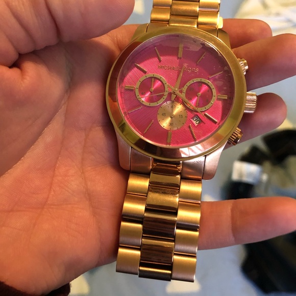 ✨ NWOT Oversized MK Rose Gold watch ✨ - Picture 3 of 4